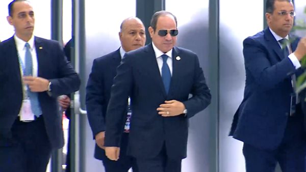 السيسي يتفقد مترو الهرم ويوجه بسرعة التنفيذ والجودة العالية