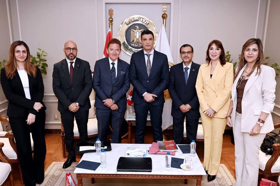 ABB تقود التحول الذكي للكهرباء في مصر وتدعم شراكات صناعية عالمية