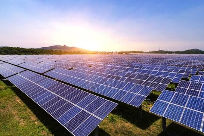 الكهرباء: توجه لإلزام المصانع الجديدة باستخدام 25% طاقة نظيفة