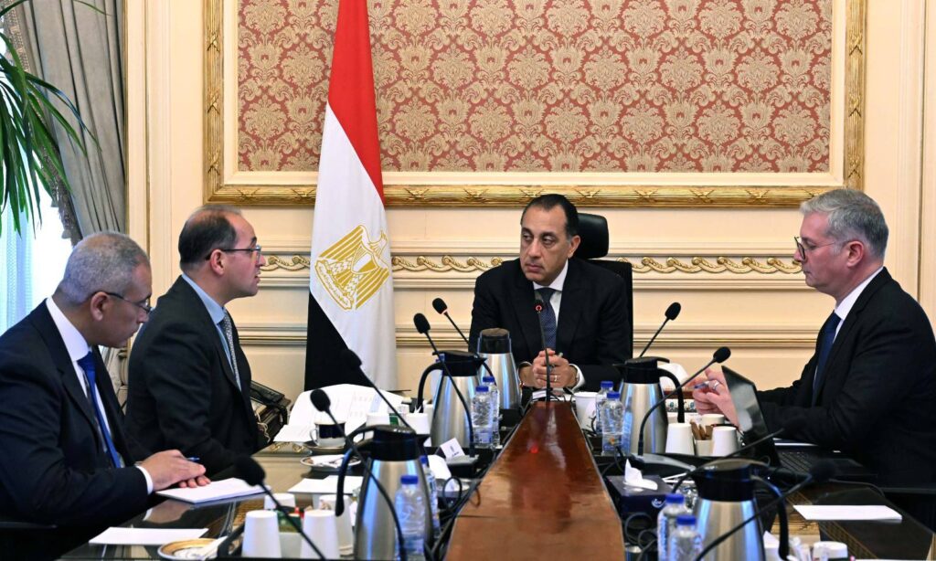 رئيس الوزراء يتابع استعدادات تأمين الوقود لمحطات الكهرباء خلال العيد والصيف