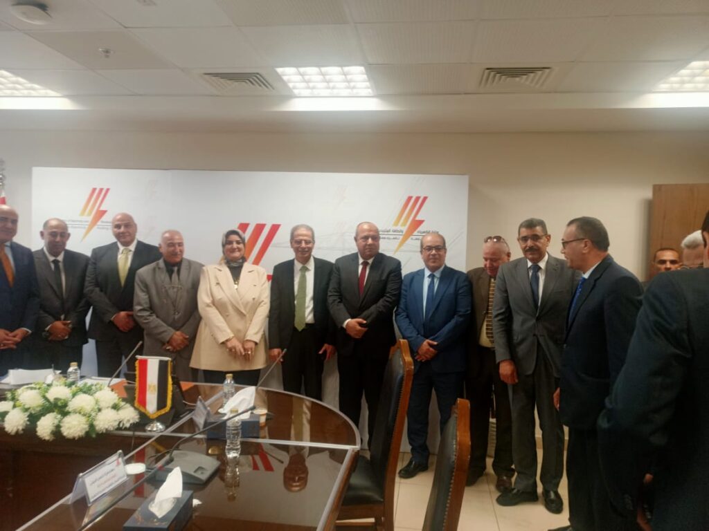 2.56 مليار جنيه استثمارات مستهدفة لتطوير شبكات القناة لتوزيع الكهرباء