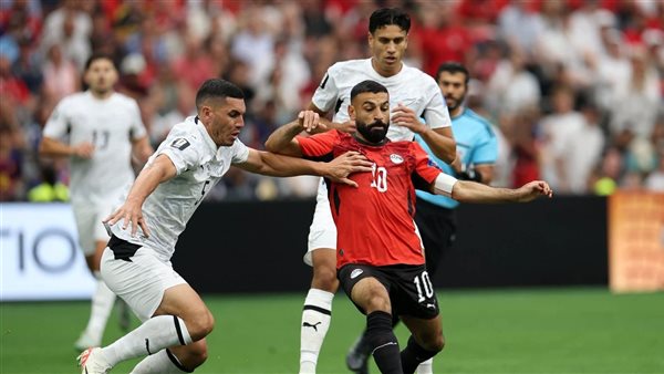 معلق مباراة مصر ونيوزيلندا: ادوا الشعب المصري إجازة وخلوهم يفرحوا