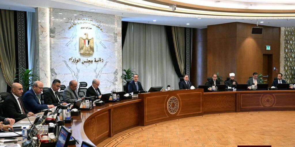 مجلس الوزراء يوافق على قرارات تنموية وتخصيص أراضٍ ومشروعات كبرى