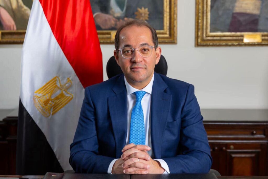 المالية تنتهي من إعداد العقود النموذجية لتعزيز الشفافية ودعم المنتج المصري