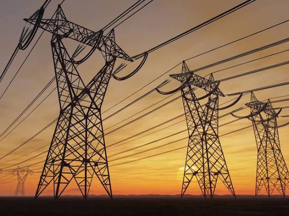 الكهرباء ترفع تعريفة الذروة للأنشطة كثيفة الاستهلاك 20%