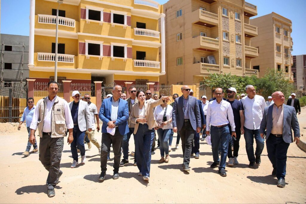 استجابة للشكاوى.. وزيرة الإسكان تتفقد الحي المتميز بمدينة بدر
