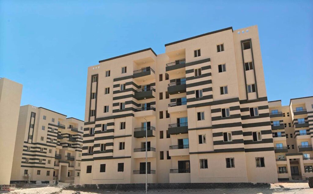 وزيرة الإسكان تتابع تنفيذ مشروعات سكنية وخدمية بـ4 مدن جديدة
