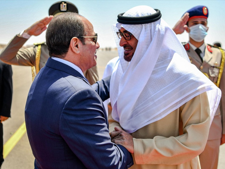 السيسي يستقبل محمد بن زايد في العلمين ويبحثان تطورات المنطقة